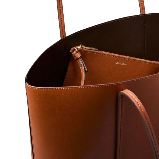 CALVIN KLEIN FOIL LOGO TOTE W/POUCH CALVIN KLEIN FOIL LOGO TOTE W/POUCH