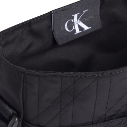 CALVIN KLEIN QUILTED REPORTER 18 M